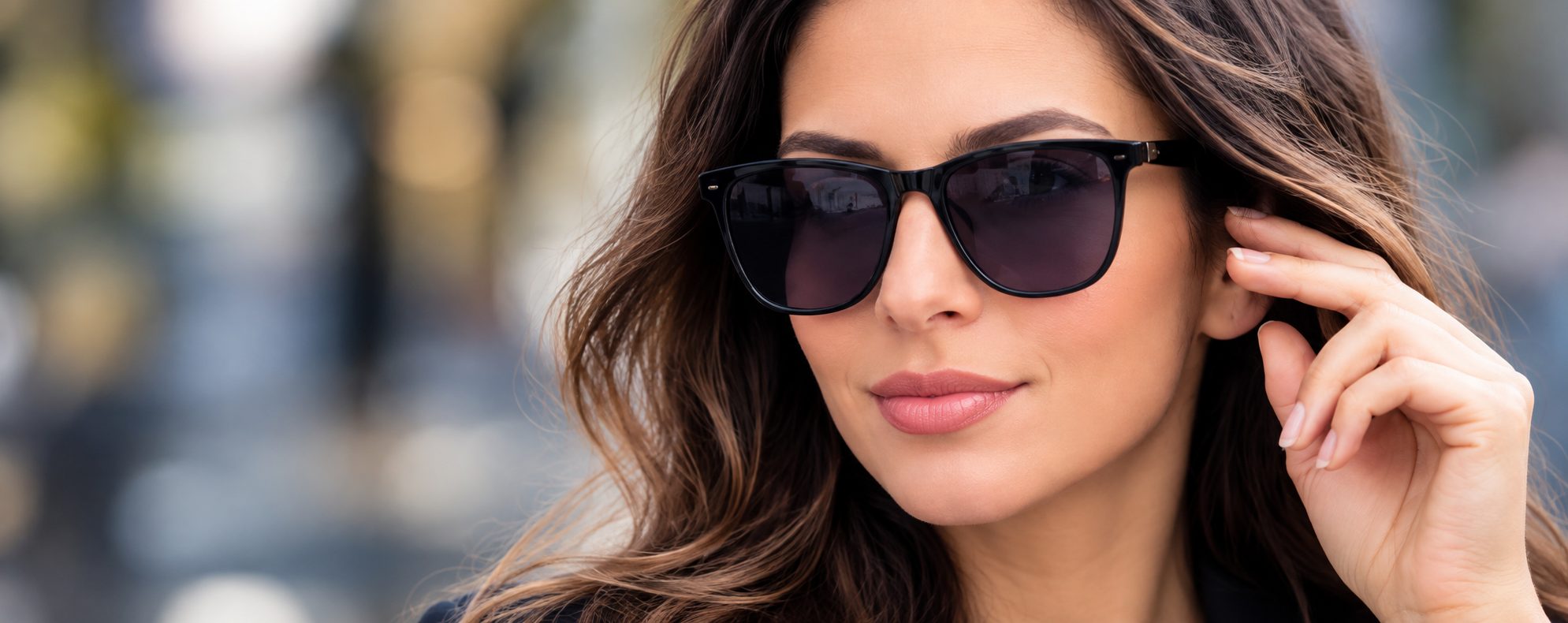 Mujer con lentes de sol